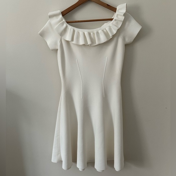 Alexander McQueen Off the Shoulder Ruffle Bateau Neckline Dress - Authentic - Picture 9 of 15